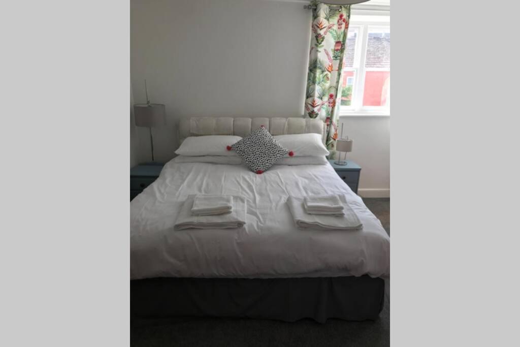 Albion Apartment *
